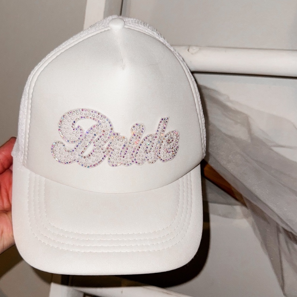 ✨BRIDES✨ Hat with Veil